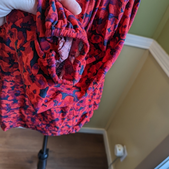 A New day top - Picture 3 of 10